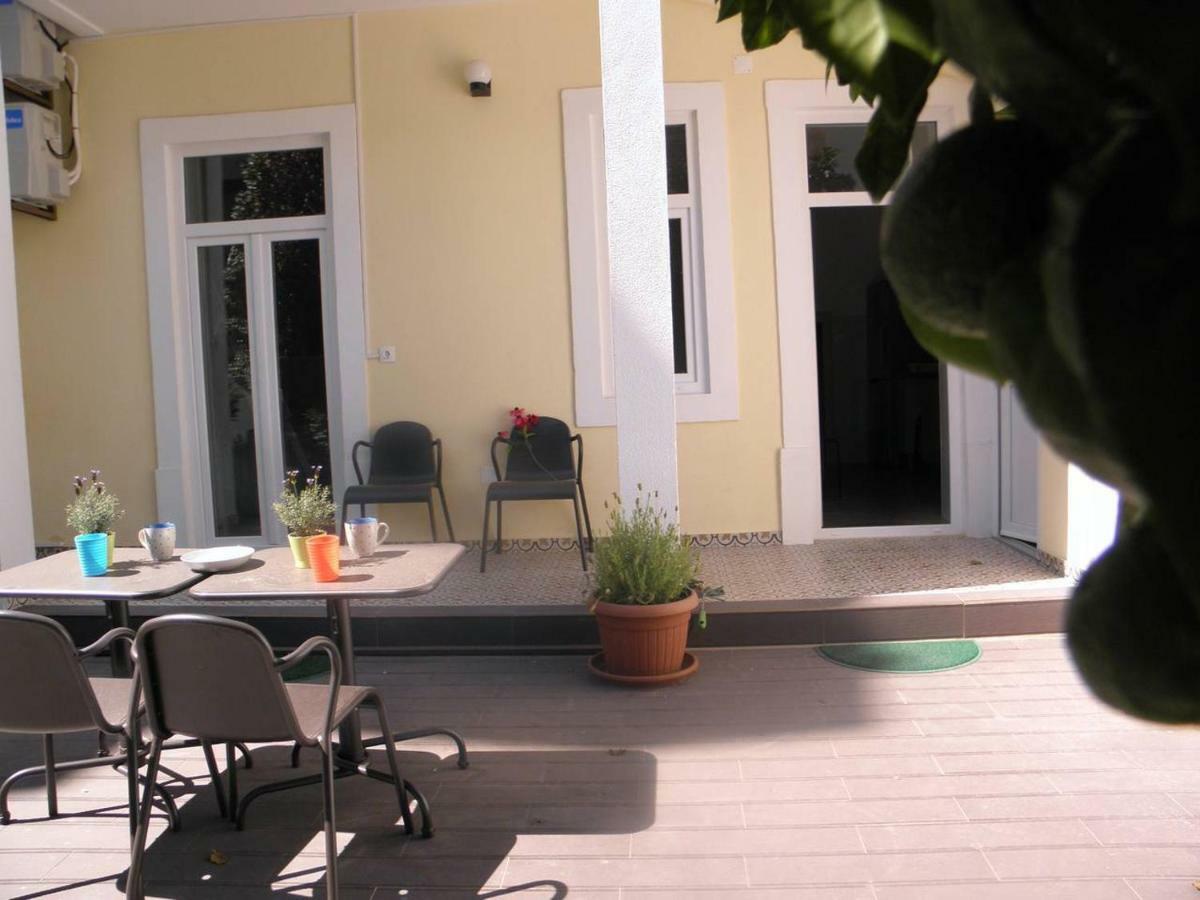 Sunny Orange Garden Apartment In Central Lisbon Exterior photo
